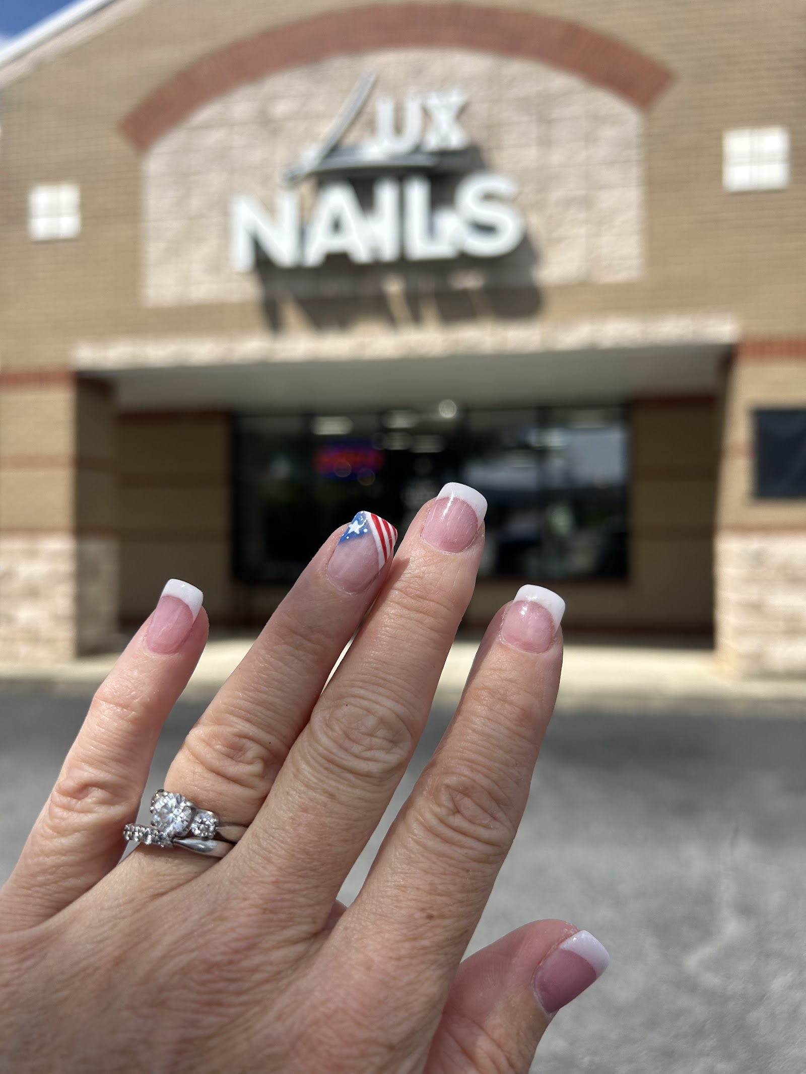 Lux Nails nail photo 3